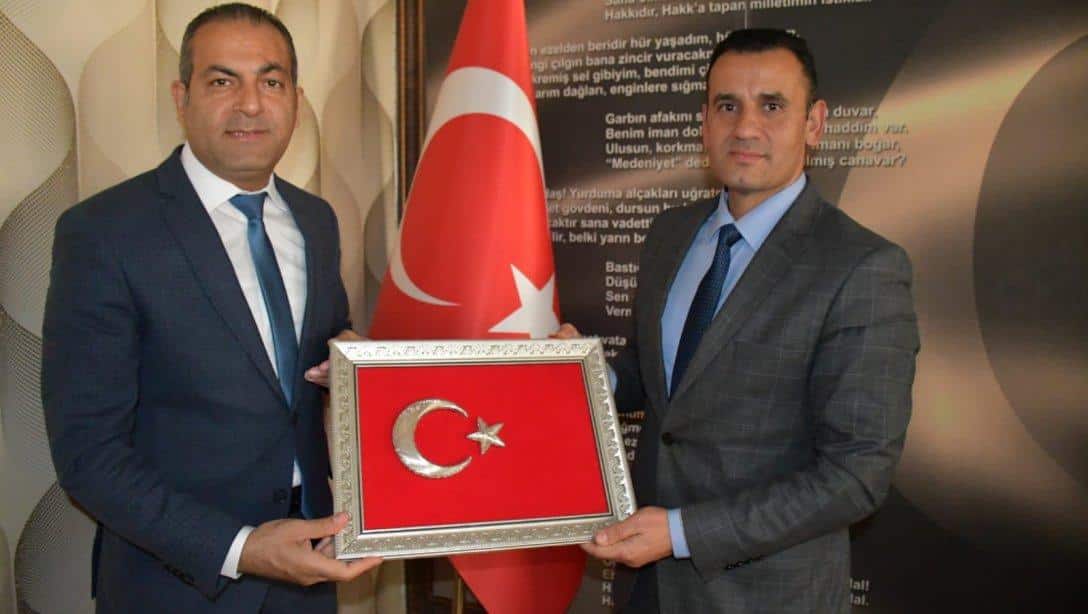 Şahinbey İlçe Milli Eğitim Müdürü Eyüp GÜNEŞ, Müdürümüz Mustafa BOZGEYİK'e Hayırlı Olsun Ziyaretinde Bulundular